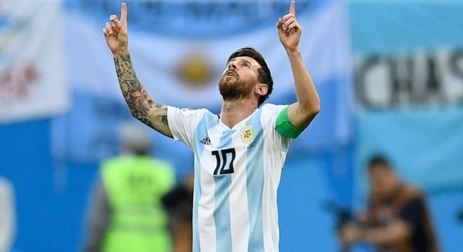 Lionel Messi marcou o primeiro gol da Argentina contra a Nigéria 