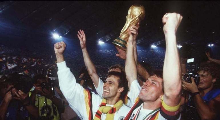 La leyenda alemana Matthäus ha dicho que si jugamos así contra España, descenderemos.