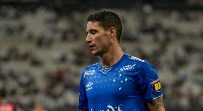 Thiago Neves foi afastado do Cruzeiro