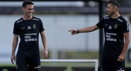 Rojas e Romero em treino do Corinthians