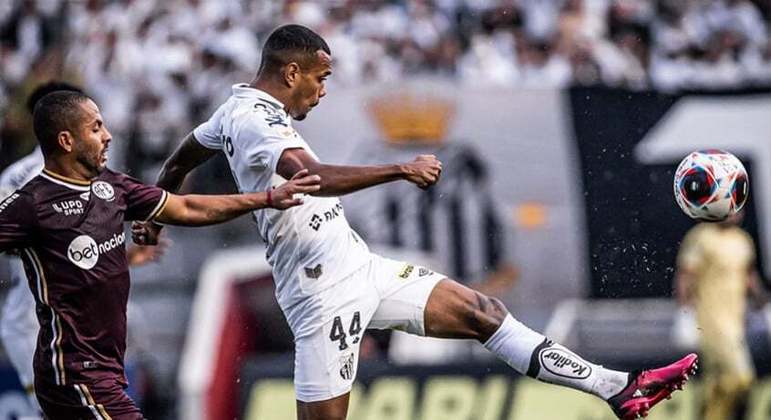 Após empate, Mendoza comenta fase do Santos: 'estamos fortes