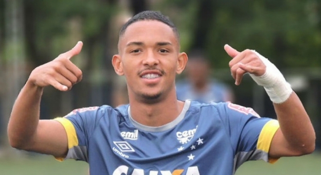 Lateral Do Cruzeiro Treina Com A Selecao Brasileira Em Londres Copa 2018 R7 Lance