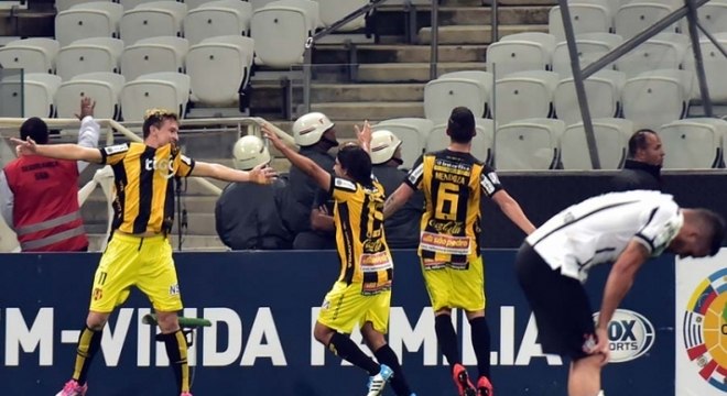 Time paraguaio eliminou o Corinthians da Libertadores em 2015