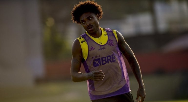 Vitinho chegou ao Flamengo em 2018 e tinha contrato até o fim do ano
