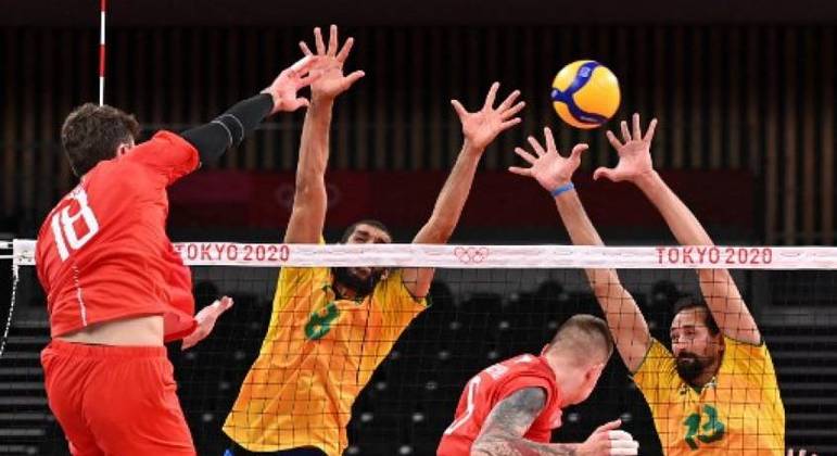 Líbero da Seleção de vôlei, Thales recebe enxurrada de críticas por atuação  contra os EUA - Lance!