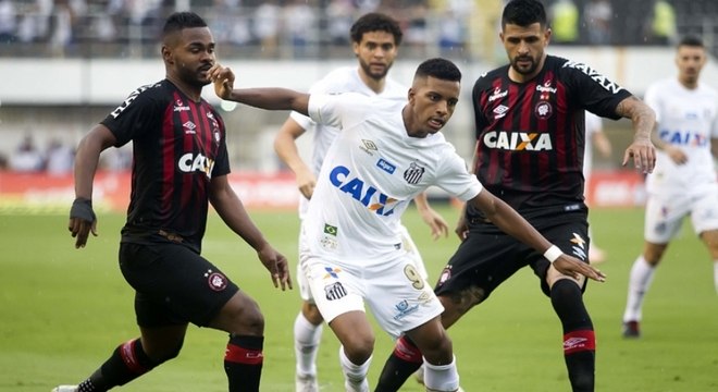 Santos derrotou Atlético-PR graças a pênalti no fim do jogo