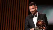  Messi conquista a Bola de Ouro pela oitava vez na carreira; Vini Jr fica em 6º 