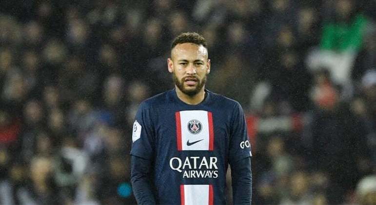 Neymar deixou o gramado no jogo contra o Reims sem queixa de dor muscular