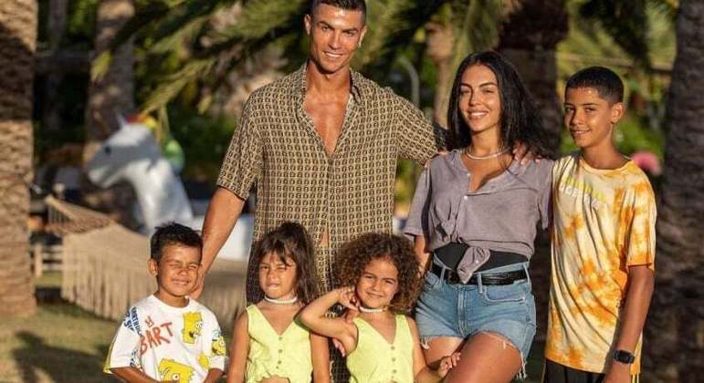 Cristiano Ronaldo e Giorgina com os filhos