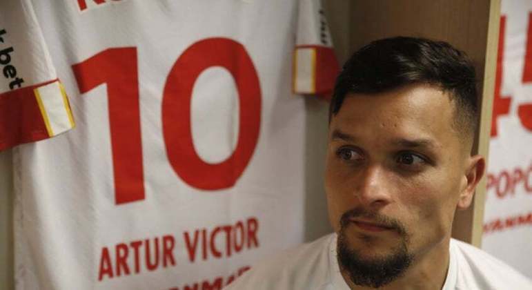 Jogador custou 9 milhões aos cofres do Palmeiras