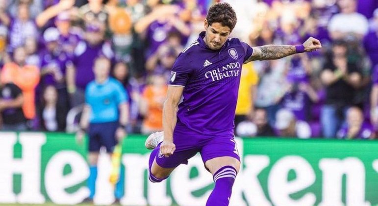 Alexandre Pato abre o jogo sobre a carreira e admite falhas: "Eu era muito jovem"
