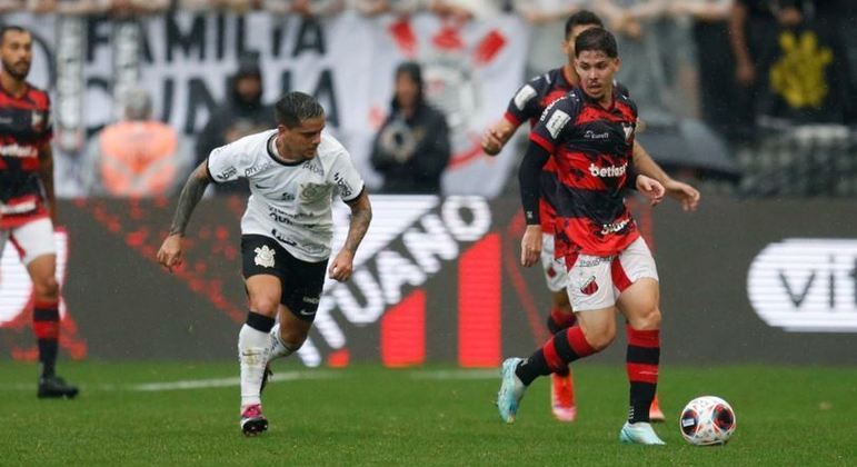Lance do jogo entre Corinthians e Ituano pelas quartas de final do Paulistão