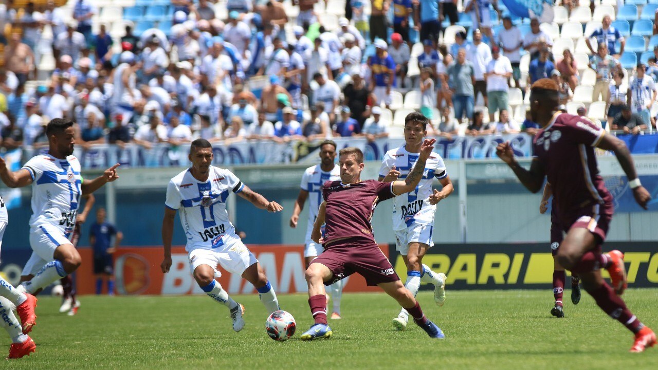 Estreante, Água Santa vence Ferroviária com pênalti polêmico no