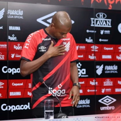 Fernandinho (37 anos) - Posição: volante - Clube: Athletico-PR - Contrato até dezembro de 2024