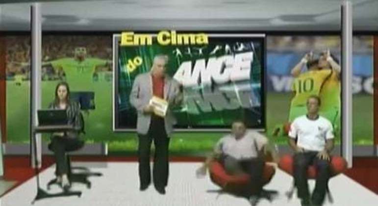 Lance! Rápido - Eric Faria empurra torcedor ao vivo - Vídeo Dailymotion