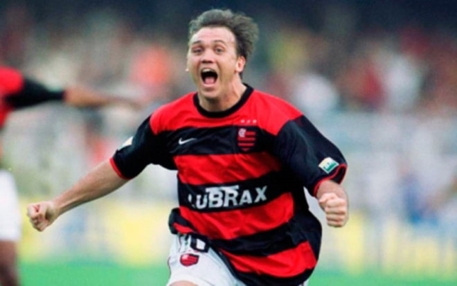 Apesar do gol marcado na final do Campeonato Carioca de 2001, sobre o Vasco, ser sempre lembrado como o grande feito de Petkovic, a maior conquista do sérvio com a camisa do Flamengo não foi essa. Após defender Vasco, Fluminense, Goiás, Santos e Atlético Mineiro, o meia retornou à Gávea em 2009 para ajudar o clube a conquistar o Campeonato Brasileiro daquele ano