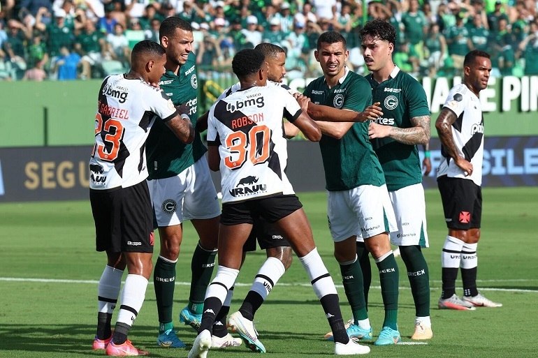 Veja risco de rebaixamento de Cruzeiro e Vasco após empate pelo Brasileirão