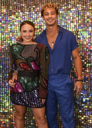 Larissa Manoela e André Luiz Frambach, namorados, levam parceria para o cinema