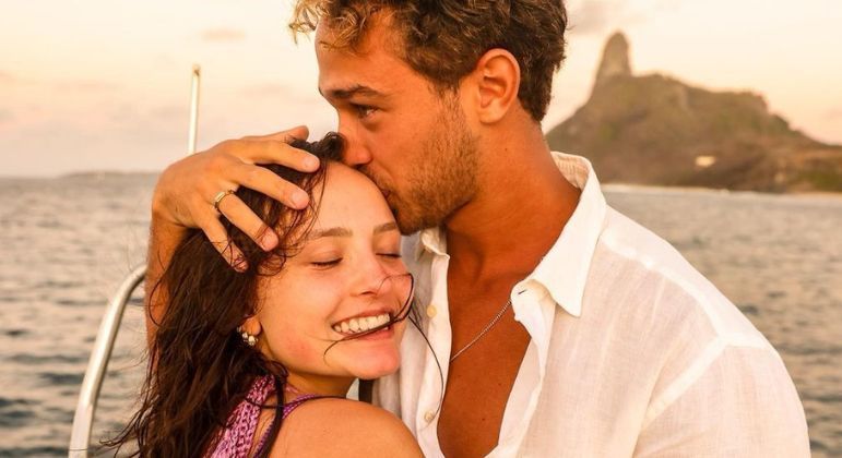 Larissa Manoela ganha declaração de André Luiz Frambach