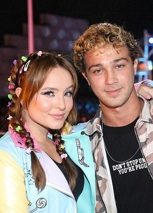 Larissa Manoela e o noivo André Luiz Frambach