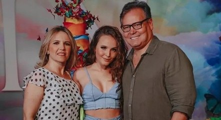 Equipe jurídica de Larissa Manoela lamentou a atitude dos pais da atriz