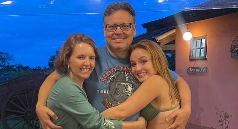Larissa Manoela e os pais Silvana e Gilberto 