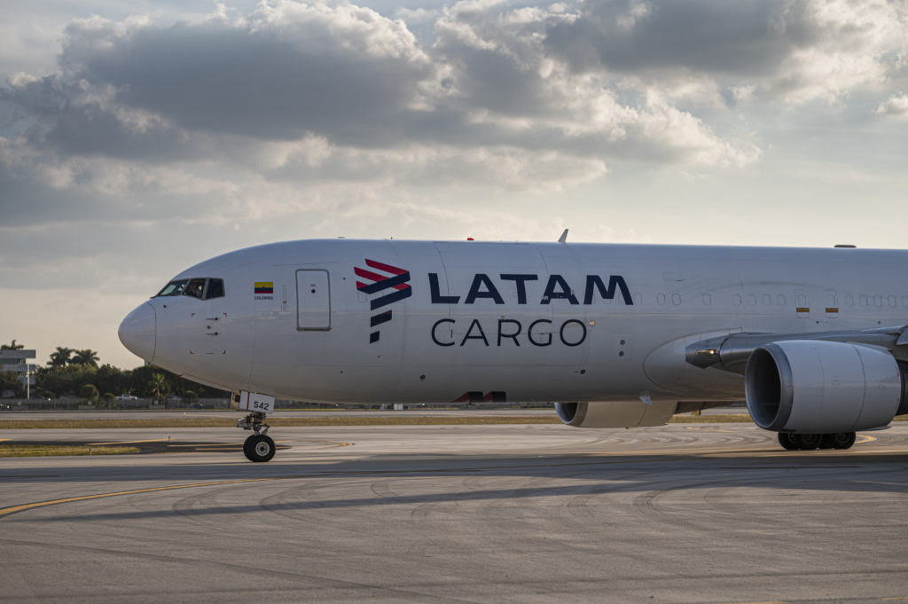 LATAM Cargo inaugura rota Amsterdam-Curitiba