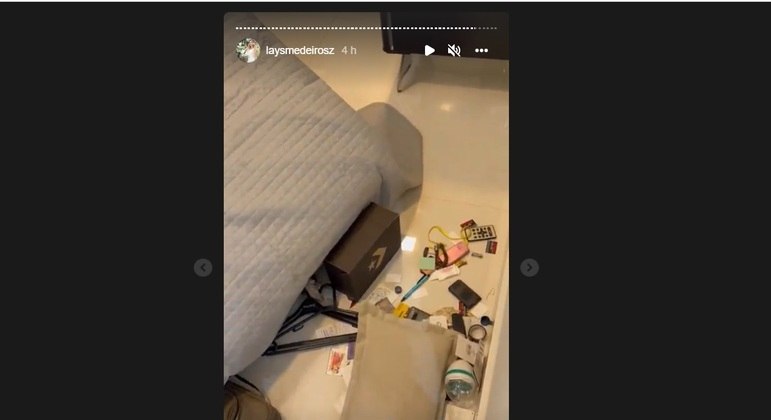 Lays postou imagens da casa revirada após o furto