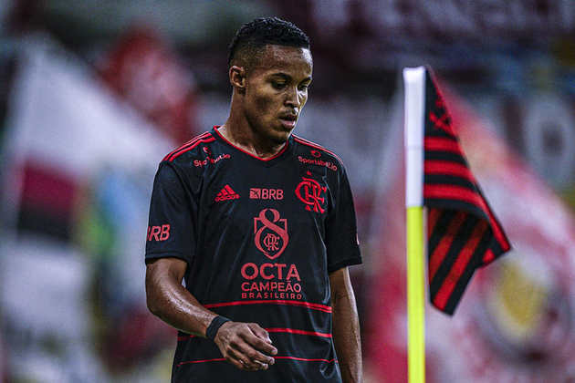 Lázaro: o meia-atacante é um dos principais nomes da base do Flamengo, mas ainda busca performar em alto nível entre os profissionais. Com uma multa rescisória de cerca de 80 milhões de euros, ele tem vínculo com o Rubro-Negro até 10/03/2025.