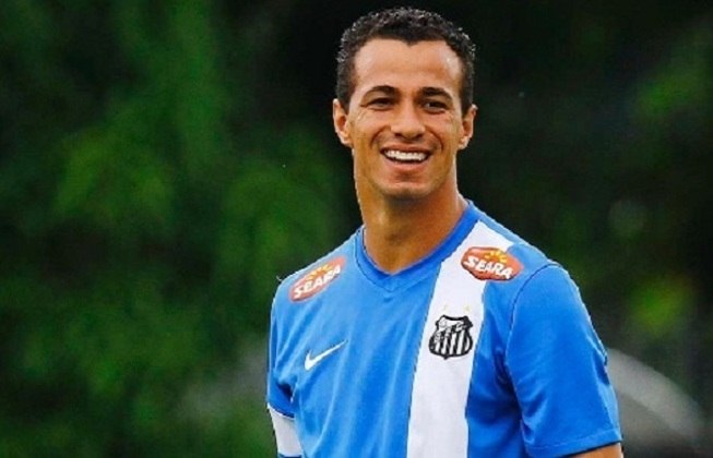 Santos: Leandro Damião (atacante - 32 anos) / Comprado do Internacional em 2014 por R$ 41,6 milhões.