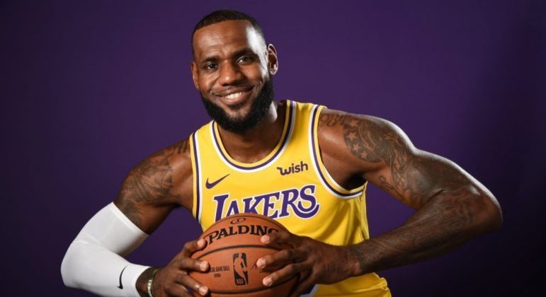 LeBron james é um dos maiores jogadores da NBA em toda a história