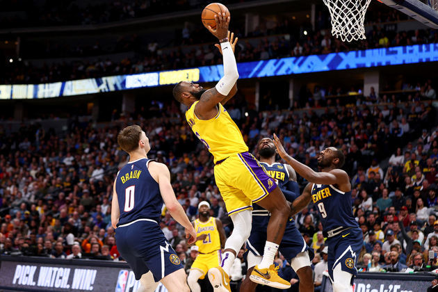 2º LeBron JamesPontos marcados: 37.217King James, o ala do Los Angeles Lakers, iniciou a carreira no Cleveland Cavaliers (2003-2010; 2014-2018) e marcou 23.119 pontos nas duas passagens. Considerado um dos maiores jogadores da história, LeBron também atuou pelo Miami Heat