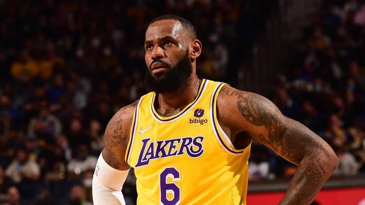 LeBron James em ação pelos Lakers