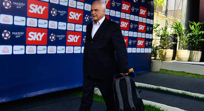 Malas do inseguro Leco só para viajar. Como o pior presidente do São Paulo