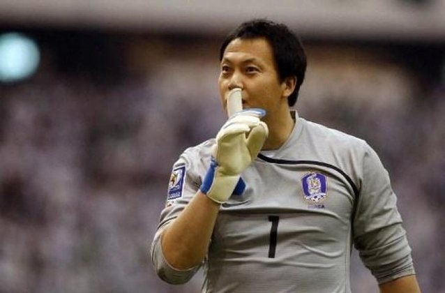 Lee Woon-Jae (Coreia do Sul): 4 Copas do Mundo (1994, 2002, 2006 e 2010).