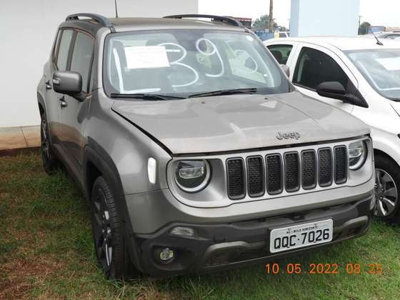 Outra caminhonete Jeep Renegade 2019 aparece disponível no
lote de número 395 do edital. O valor mínimo para tirar ela dos braços do Fisco
é de R$ 21.300