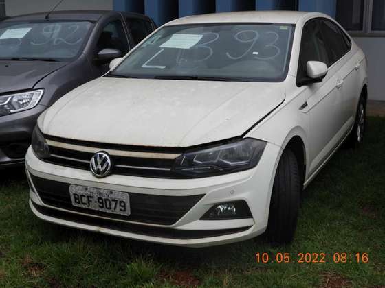 O veículo Volkswagen Virtus CL, fabricado em 2018, também está a procura de um novo dono e aparece no lote 393 para receber lances a partir de R$ 14.300