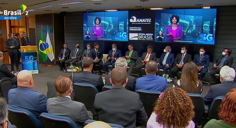 Bolsonaro, ministros e autoridades participam da abertura do leilão do 5G