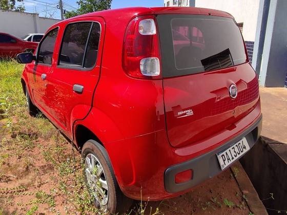 Dos compactos, há também o Fiat Uno. Venda a partir de R$ 8 mil