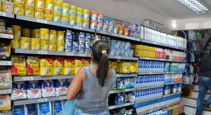 A cotação média do litro de leite no atacado de São Paulo já caiu quase 17%