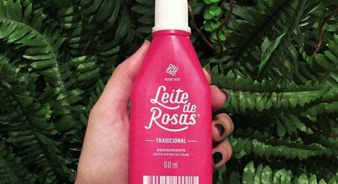 Leite de rosas- Para que serve, como bate as espinhas + contraindicações