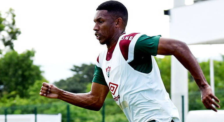 Lelê, atacante do Fluminense