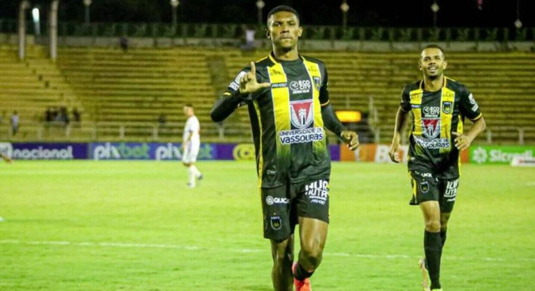 Lelê, jogador de 25 anos, do Volta Redonda