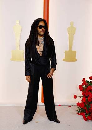 O cantor Lenny Kravitz também acompanha a festa