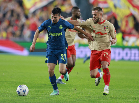 Num jogo morno, o Lens e o PSV empataram em 1 a 1 em um confronto do Grupo B