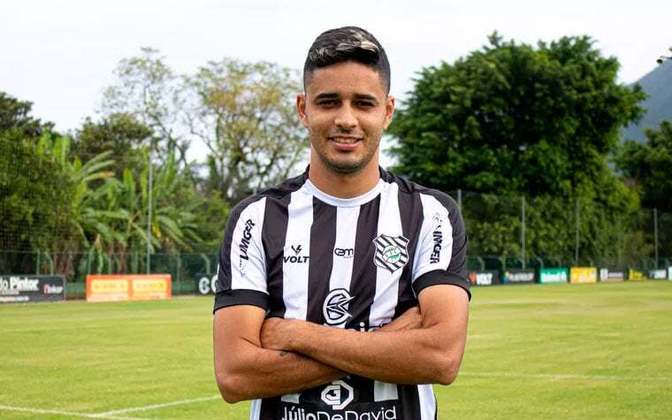 Léo Arthur (28 anos) meio-campista / Time: Figueirense-SC – Já se destacou pelo Corinthians. Foi contratado pelo Figueirense-SC após deixar o Londrina-PR em 11 de março de 2022.