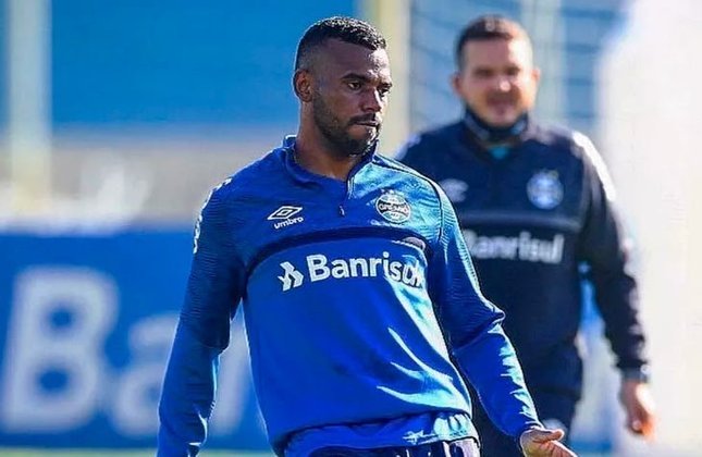 Léo Gomes - Lateral-Direito 25 anos - Contrato com o Grêmio até 31/12/2022