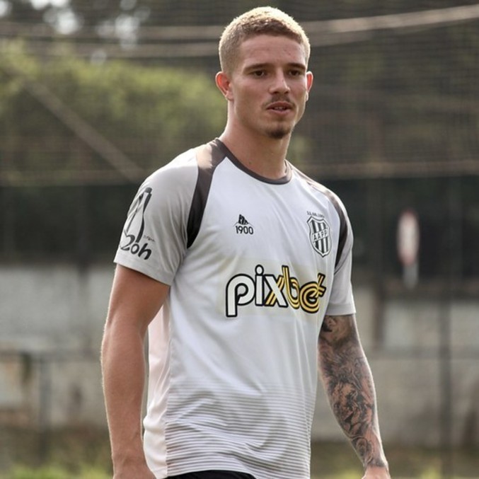 Léo Naldi em treinamento da Ponte Preta