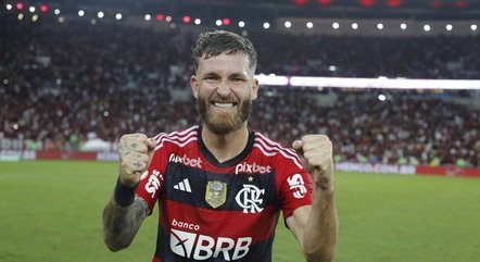 Léo Pereira comemora gol pelo Flamengo