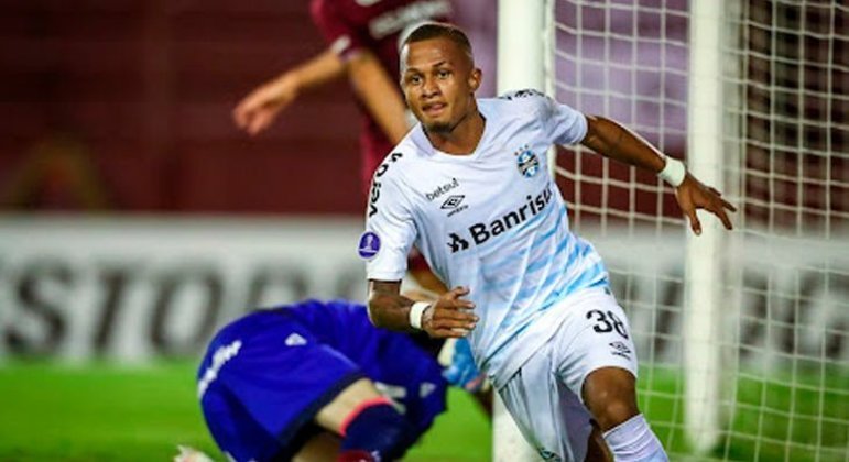 Léo Pereira - Ponta-Direita - 22 Anos - No Grêmio desde 16/10/2020 (emprestado pelo Ituano) - Contrato de empréstimo até 31/12/2021
